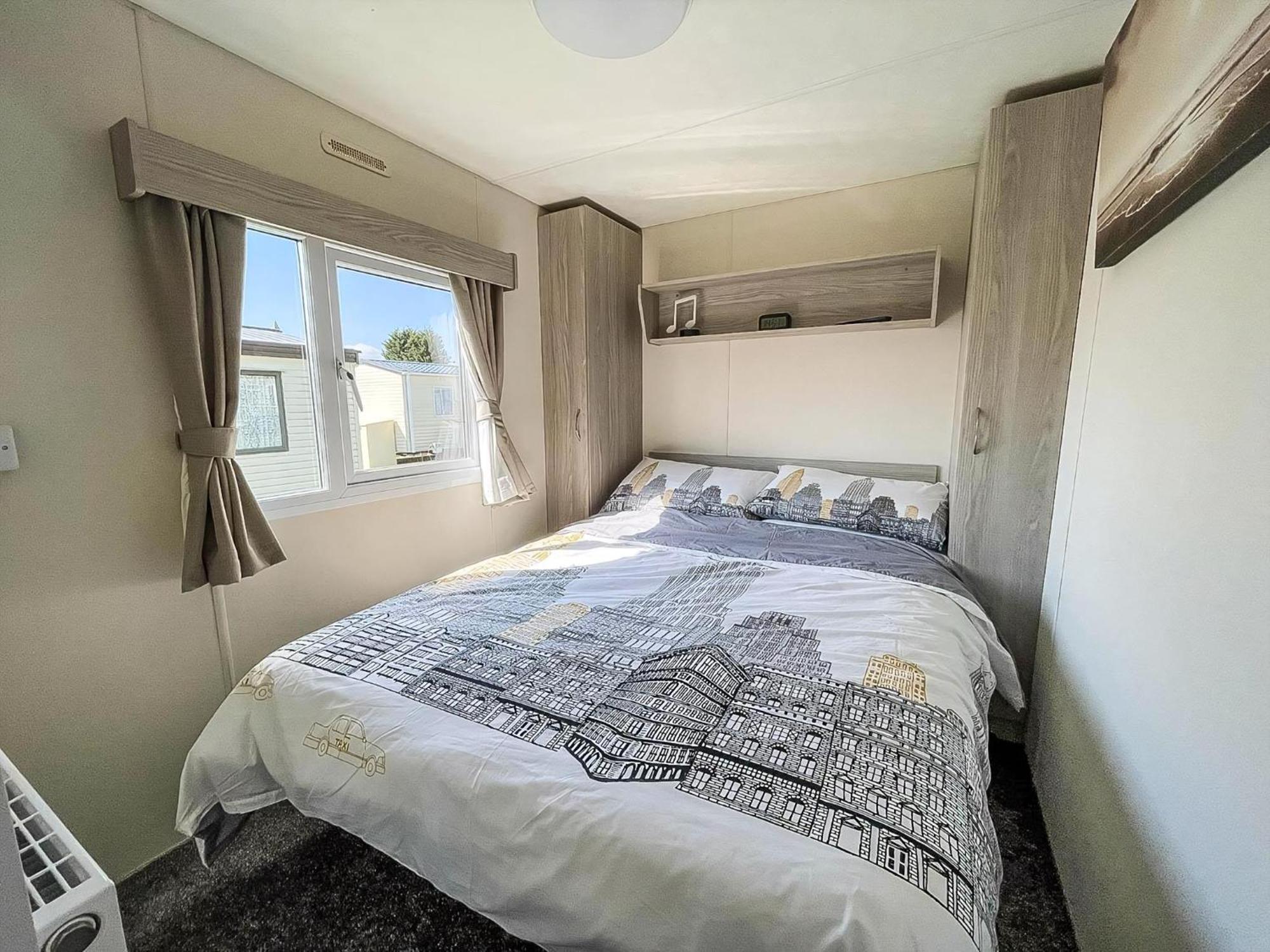 Gorgeous Caravan With Decking In Breydon Water Holiday Park, Ref 10081B Belton with Browston Ngoại thất bức ảnh